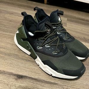 Nike Air Huarache Drift
Sequoia Black